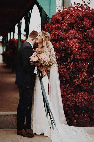 Vestido de novia de encaje sin mangas con escote en V estilo sirena y cola de barrido WD322