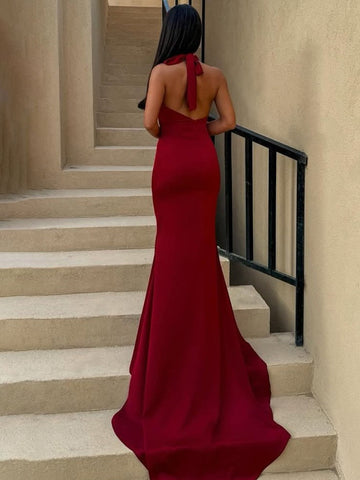 Merritt | Vestido de fiesta de sirena plisado de satén sin mangas con cuello halter y cola 