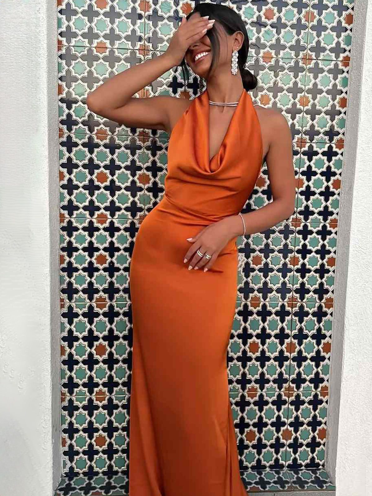 Merritt | Robe de bal sirène plissée en satin, dos nu, sans manches, avec traîne 