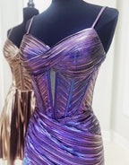 Robe de bal de promo trapèze en satin doré métallisé à fines bretelles spaghetti
