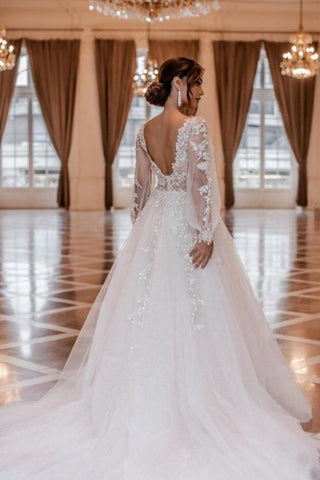 Modern A-line V-neck Lace Wedding Dresses With Long Sleeves