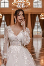 Robes de mariée modernes en dentelle, coupe trapèze, col en V et manches longues