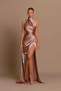 Robe de bal moderne longue trapèze à col haut sans manches avec fente