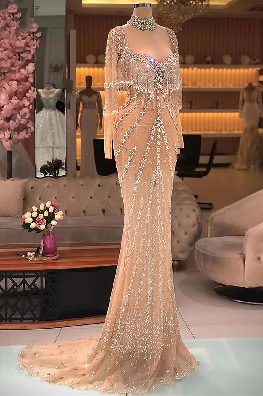Robe de bal sirène moderne longue à manches longues et traîne, ornée de perles.