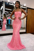 Vestido de fiesta sirena moderno rosa con tirantes largos y encaje