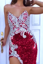 Vestido de fiesta sirena moderno rojo sin mangas con abertura frontal y cristales