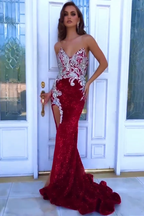 Vestido de fiesta sirena moderno rojo sin mangas con abertura frontal y cristales