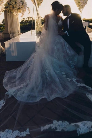 Vestidos de novia modernos sin mangas con escote en V y corte en A con encaje