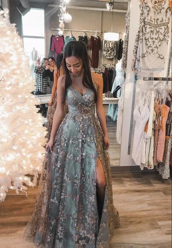 Robe de bal en tulle longue, coupe trapèze, col en V, dos nu et fente, style modeste.