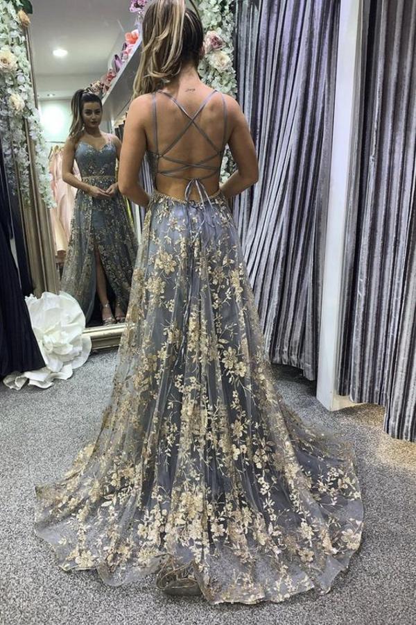 Robe de bal en tulle longue, coupe trapèze, col en V, dos nu et fente, style modeste.