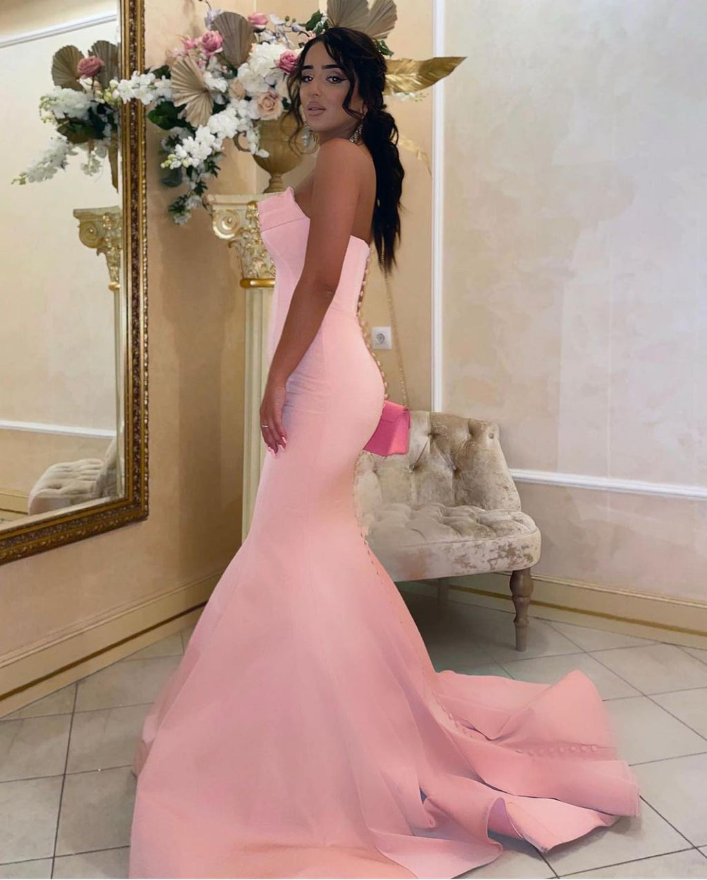 Robe de bal sirène longue et modeste en satin rose sans bretelles