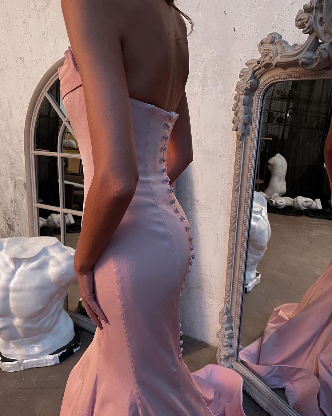 Robe de bal sirène longue et modeste en satin rose sans bretelles
