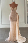 Robe de bal sirène longue et modeste à décolleté en V transparente et pailletée
