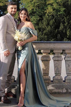 Robe de bal sirène en satin, longue, épaules dénudées et fendue, d'une élégance sobre.