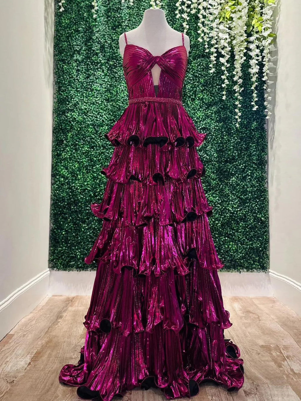 Murray | Vestido de graduación metálico de corte A con tirantes finos y escote corazón 