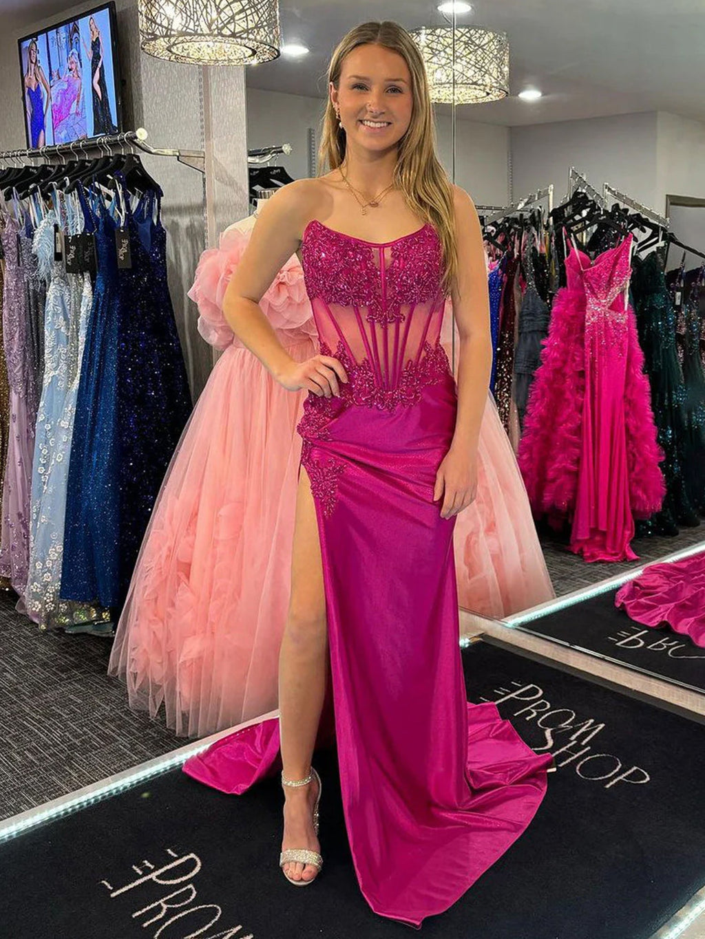 Myki | Vestidos largos de fiesta de sirena de satén fucsia sin tirantes con abertura