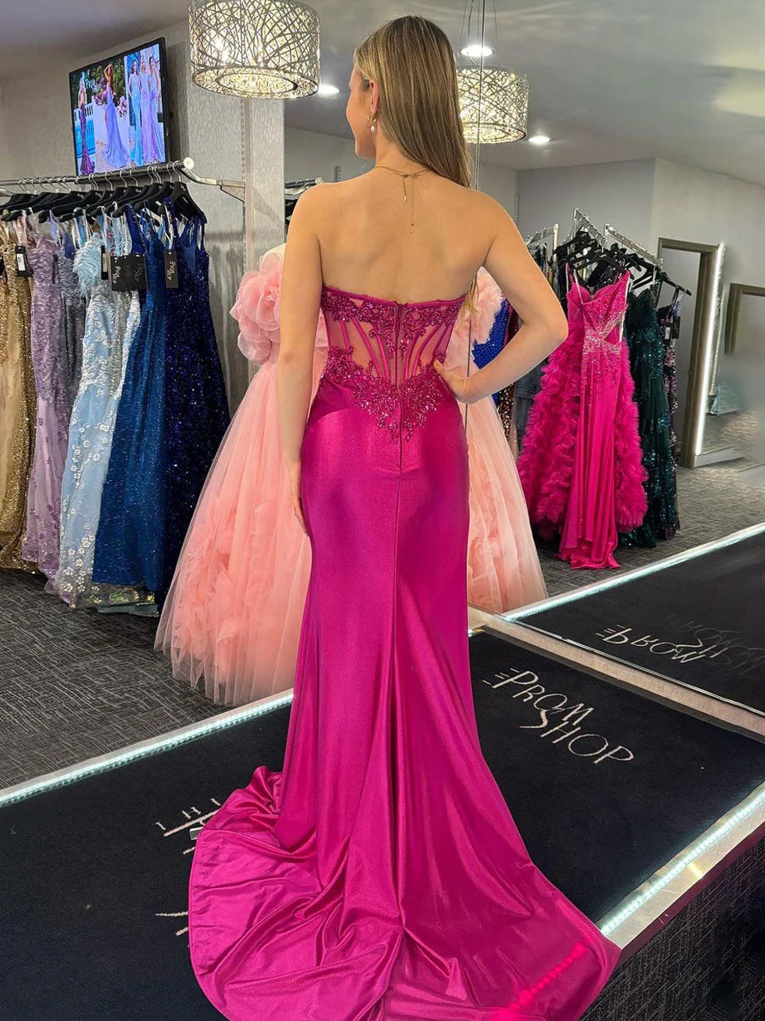 Myki | Vestidos largos de fiesta de sirena de satén fucsia sin tirantes con abertura