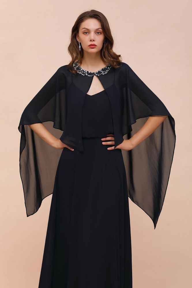 Robe de demoiselle d'honneur bleu marine avec perles et drapé, longueur au sol, en mousseline.