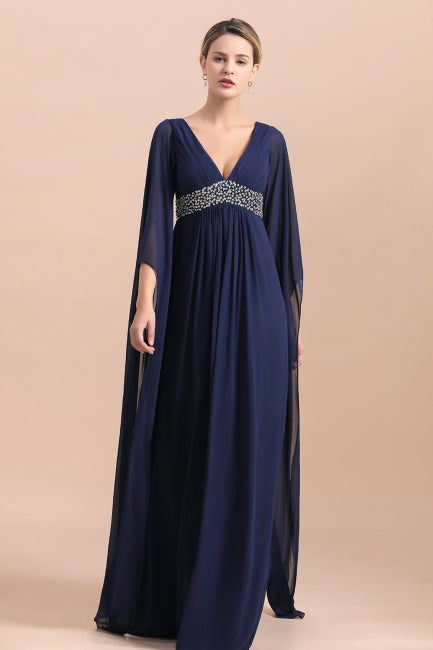 Vestido de gasa azul marino de manga larga con volantes para la madre de la novia (disponible online)