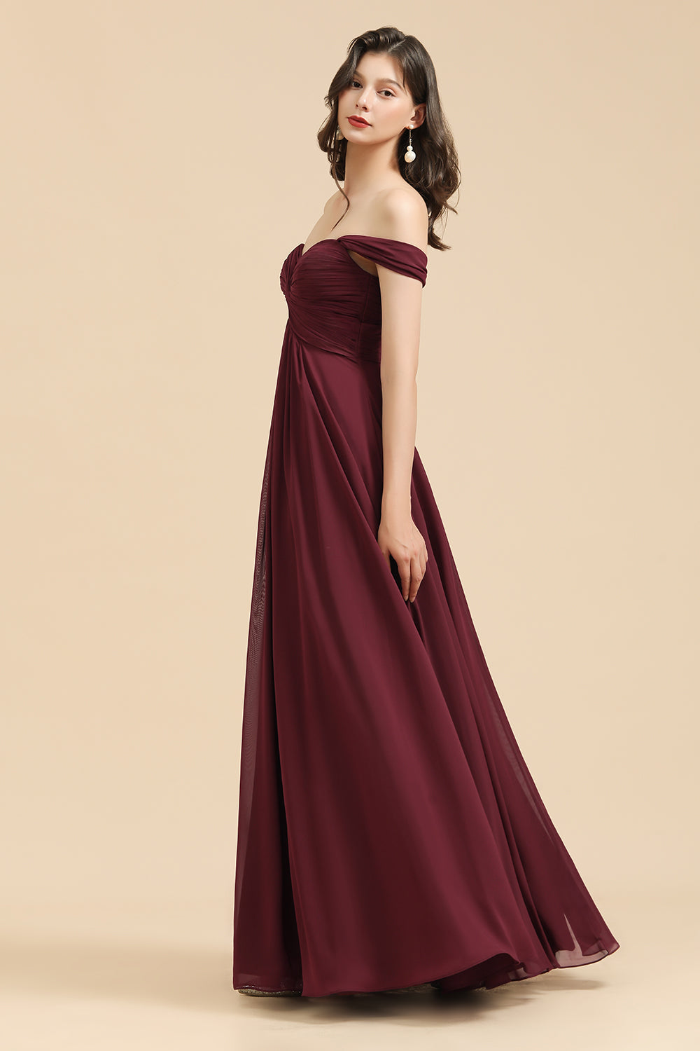 Vestido largo de dama de honor burdeos, corte en A, escote corazón y hombros descubiertos (nueva llegada) 