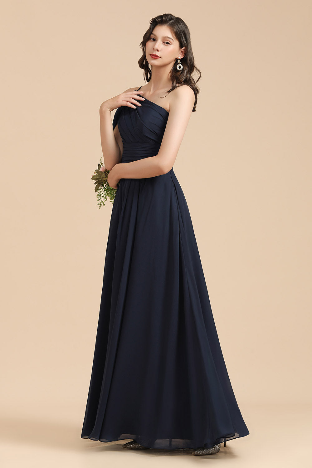 Nouvelle robe de demoiselle d'honneur noire asymétrique à une épaule, coupe trapèze, longue 
