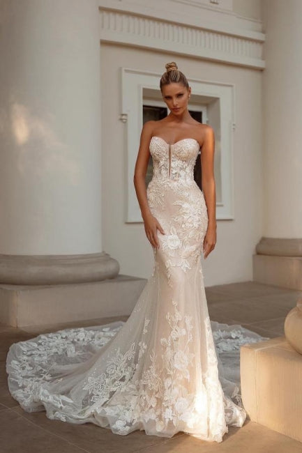 Vestidos de novia de encaje de sirena sin mangas con escote corazón noble