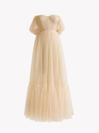 Vestido de graduación de corte A, tul color champán, escote corazón y largo hasta la rodilla