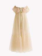 Vestido de graduación de corte A, tul color champán, escote corazón y largo hasta la rodilla