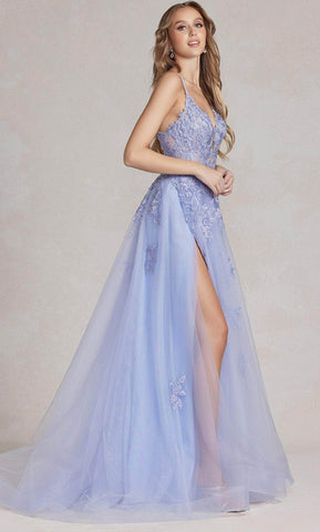 Robe de bal brodée à décolleté plongeant en V