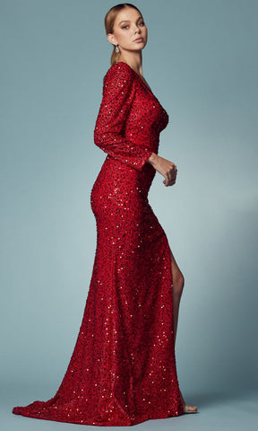 Robe de soirée ornée de sequins et de découpes