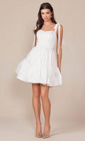 Vestido de cóctel con escote corazón y tirantes