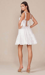 Vestido de cóctel con escote corazón y tirantes