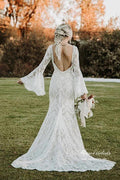 Robe de mariée vintage en dentelle, coupe sirène, col en V, manches longues et dos nu MW892
