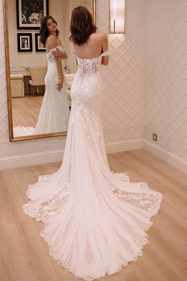 Robe de mariée en mousseline à épaules dénudées et traîne courte, ornée d'appliqués de dentelle WD220