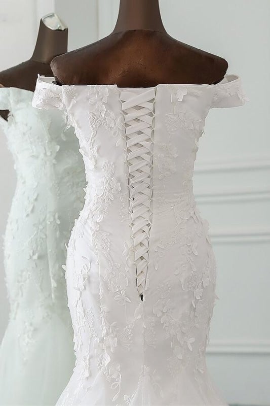 Robes de mariée élégantes sirène à épaules dénudées et lacets ornés d'appliqués 