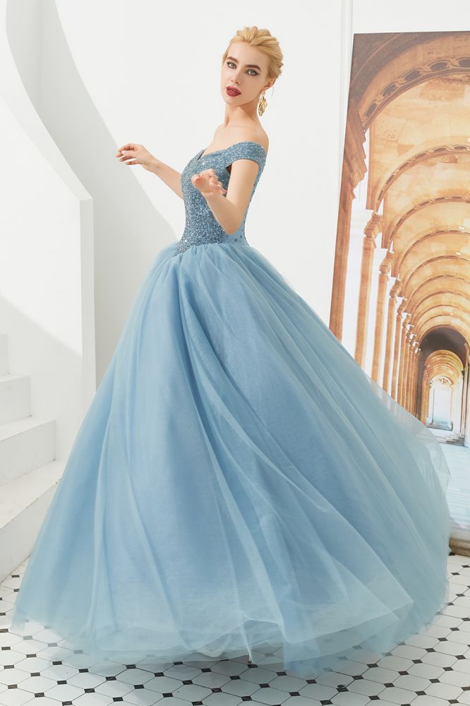 Vestido de fiesta de princesa corte princesa con hombros descubiertos, tul hasta el suelo, bordado con cuentas y cordones.