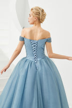 Vestido de fiesta de princesa corte princesa con hombros descubiertos, tul hasta el suelo, bordado con cuentas y cordones.