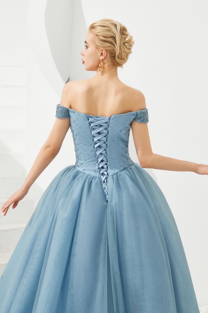 Vestido de fiesta de princesa corte princesa con hombros descubiertos, tul hasta el suelo, bordado con cuentas y cordones.
