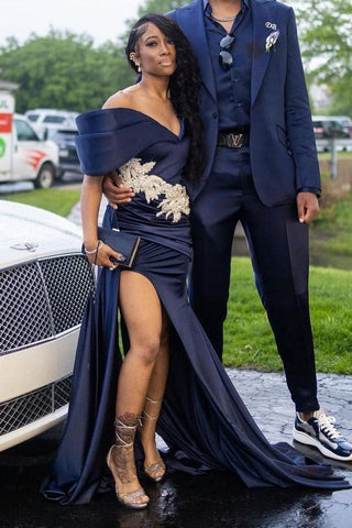 Vestidos de fiesta de sirena azul marino oscuro con hombros descubiertos y abertura alta con apliques