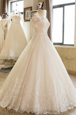 Robe de mariée en tulle et dentelle à épaules dénudées et manches 3/4