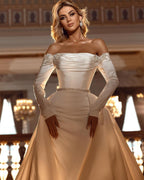 Robe de mariée sirène en satin à manches longues et épaules dénudées, avec queue amovible