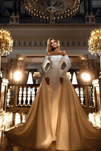 Robe de mariée sirène en satin à manches longues et épaules dénudées, avec queue amovible