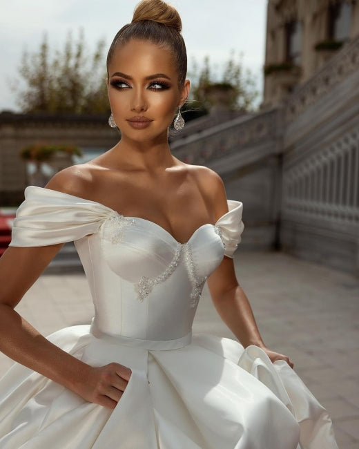 Robe de bal bustier cœur en satin sans manches, style jardin 