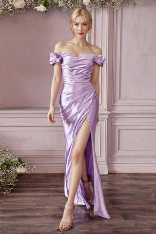 Robe moulante froncée à épaules dénudées et robe de bal