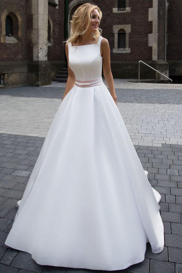 Robe de mariée princesse simple en satin ivoire coupe trapèze WD205 en solde