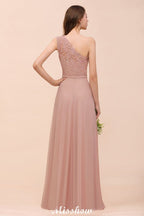 Vestido de dama de honor de gasa con un solo hombro, color rosa empolvado, ideal para invitadas de boda.