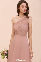 Vestido de dama de honor de gasa con un solo hombro, color rosa empolvado, ideal para invitadas de boda.