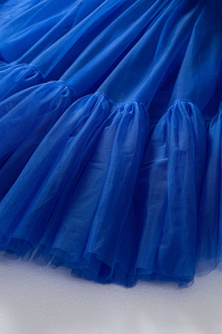 Vestido de cóctel de tul con un solo hombro