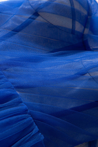 Vestido de cóctel de tul con un solo hombro