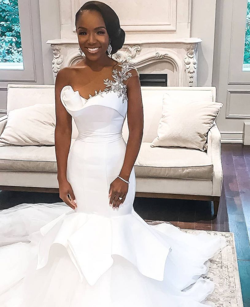 Robe de mariée sirène asymétrique à traîne à volants